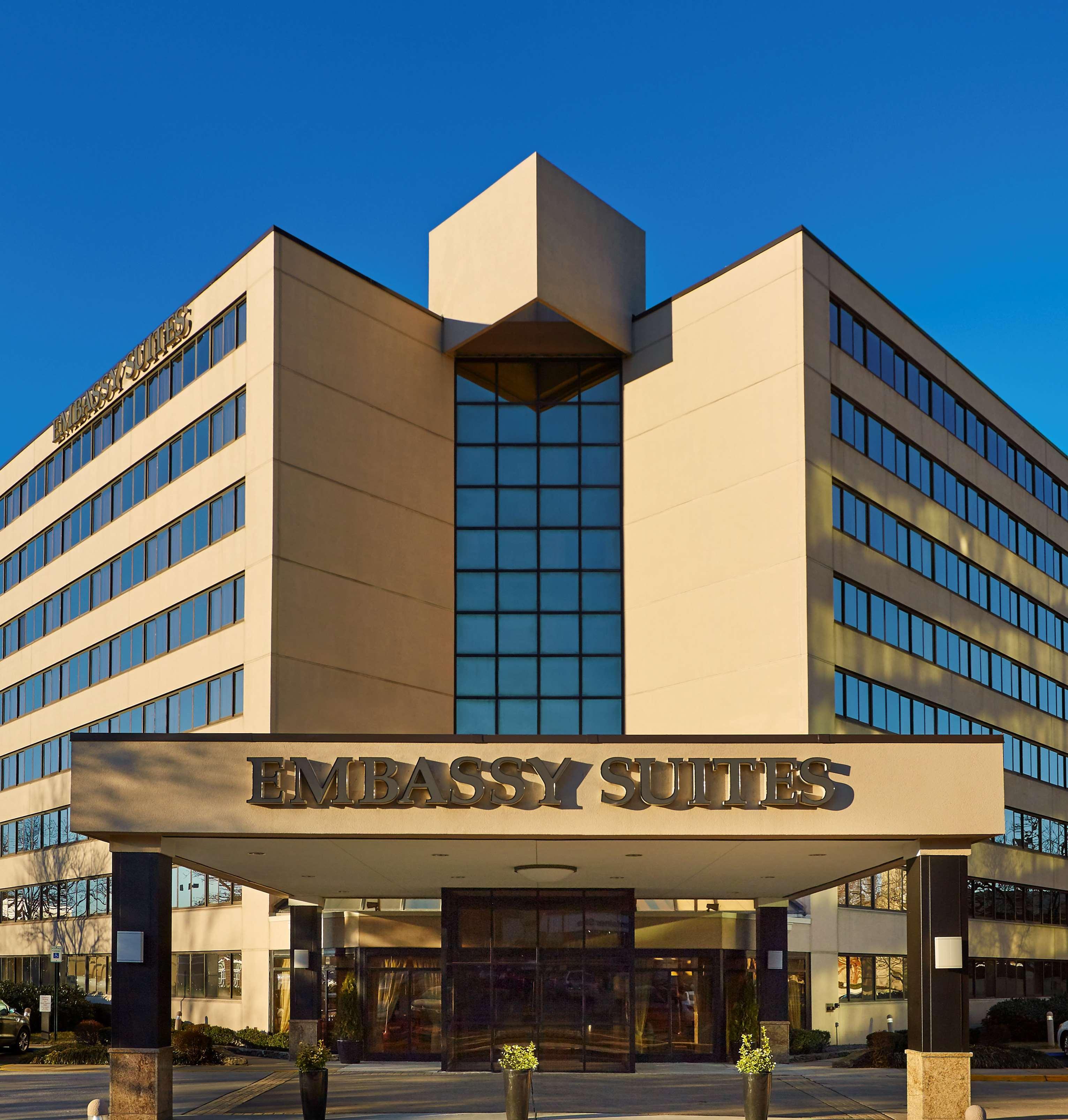Embassy Suites Tysons Corner Exterior foto