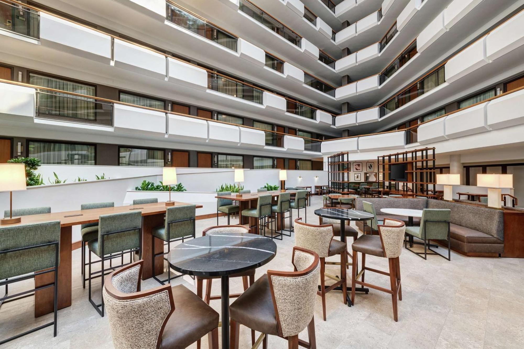 Embassy Suites Tysons Corner Exterior foto